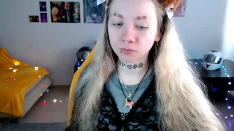 nica_kawaii online show from 04/14/26, 07:03