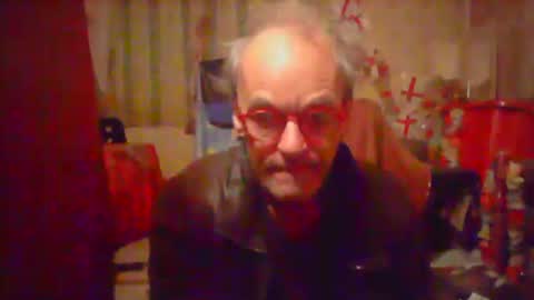 Snapshot of nice6body chatting on 10/11/25, 12:32 nice6body online show from 10/11/25, 12:32