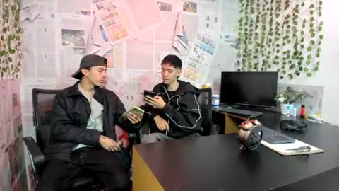 Snapshot of nice_boys11 chatting on 06/20/26, 01:25 nice_boys11 online show from 06/20/26, 01:25