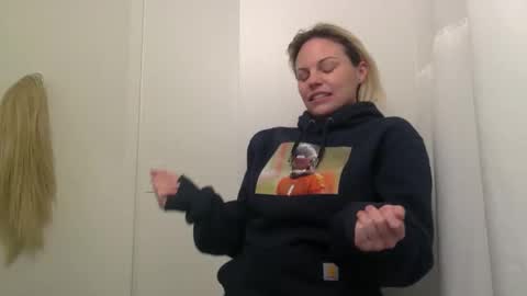 Amber online show from 01/10/26, 04:25