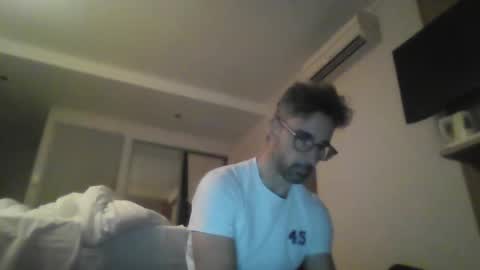 Snapshot of nicefrenchguy79 chatting on 11/20/25, 06:24 nicefrenchguy79 online show from 11/20/25, 06:24