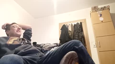 nicefuck0077 online show from 11/04/25, 10:09