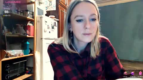 Kathrine online show from 10/31/25, 07:04