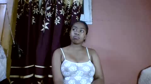 Snapshot of nicelly01 chatting on 04/29/26, 06:39 nicelly01 online show from 04/29/26, 06:39