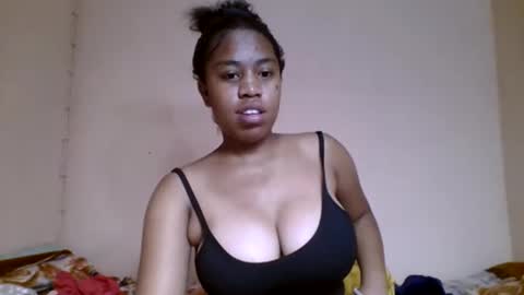 Snapshot of nicelly01 chatting on 05/22/26, 07:41 nicelly01 online show from 05/22/26, 07:41