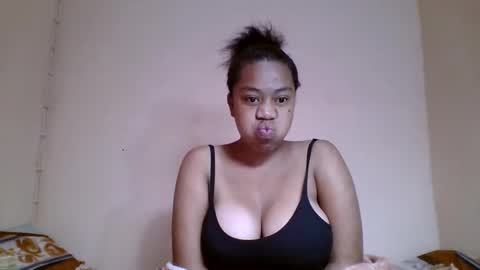 Snapshot of nicelly01 chatting on 05/24/26, 05:01 nicelly01 online show from 05/24/26, 05:01