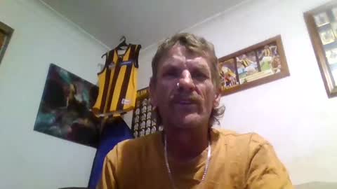 Snapshot of niceozziecockxxx chatting on 03/27/26, 07:46 Sexiishaine online show from 03/27/26, 07:46