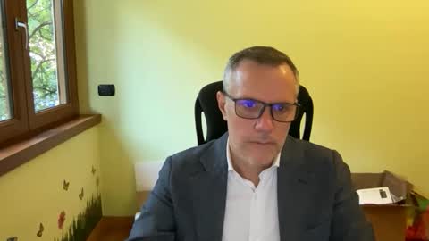 Snapshot of niceshy_71 chatting on 10/22/25, 03:34 Andrew online show from 10/22/25, 03:34