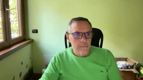 Snapshot of niceshy_71 chatting on 11/14/25, 11:20 Andrew online show from 11/14/25, 11:20