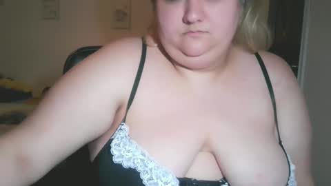 Nicholle online show from 02/28/25, 03:48