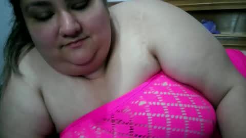 Snapshot of nicholle chatting on 04/25/26, 10:29 Nicholle online show from 04/25/26, 10:29