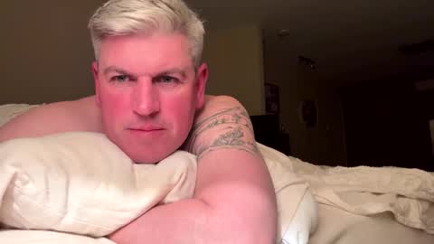 Snapshot of nick578320 chatting on 09/21/25, 03:24 nick578320 online show from 09/21/25, 03:24