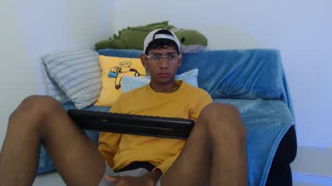 Snapshot of nick_collins20 chatting on 10/31/25, 01:39 Nick online show from 10/31/25, 01:39