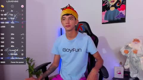 Snapshot of nick_greey chatting on 12/18/24, 11:30 Frank online show from 12/18/24, 11:30