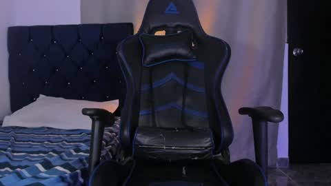 nick_zackk online show from 02/23/25, 12:08