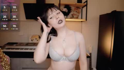 nickari_x online show from 02/13/26, 09:16