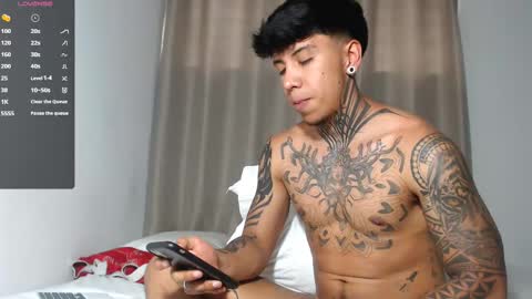 Nickhot0609 online show from 02/26/25, 08:44