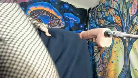 Snapshot of nicki_96 chatting on 10/19/25, 01:39 Nicki online show from 10/19/25, 01:39