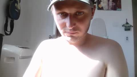 Snapshot of nickkle chatting on 02/10/25, 09:15 Nickleee online show from 02/10/25, 09:15