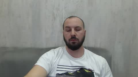 Snapshot of nickolas22 chatting on 11/19/25, 09:37 Julian online show from 11/19/25, 09:37