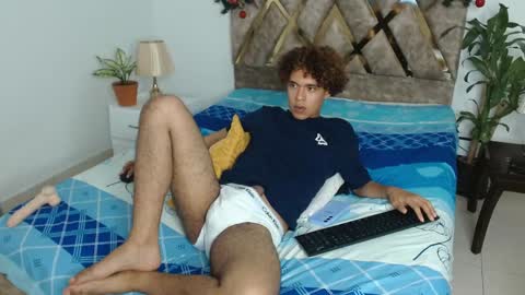 Nickolas Muoz online show from 12/16/24, 01:31