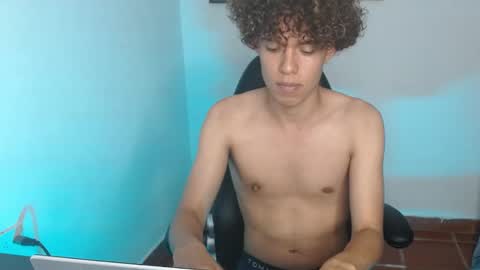Nickolas Muoz online show from 12/26/24, 12:46