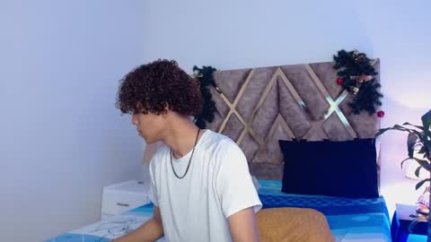 Nickolas Muoz online show from 12/26/24, 03:42