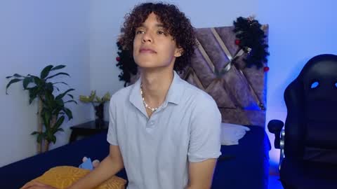 Nickolas Muoz online show from 12/30/24, 05:34