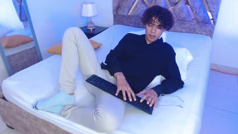 Nickolas Muoz online show from 01/09/25, 11:36