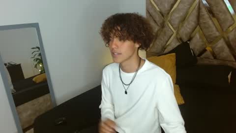 Nickolas Muoz online show from 01/29/25, 09:28