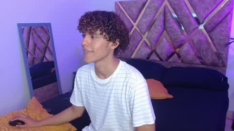 Nickolas Muoz online show from 02/02/25, 04:22