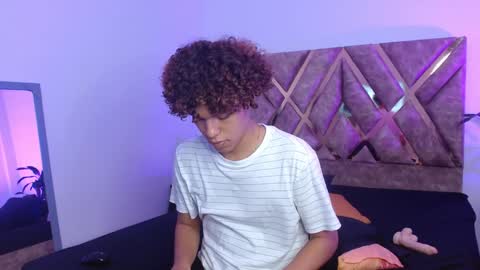 Nickolas Muoz online show from 02/02/25, 10:28