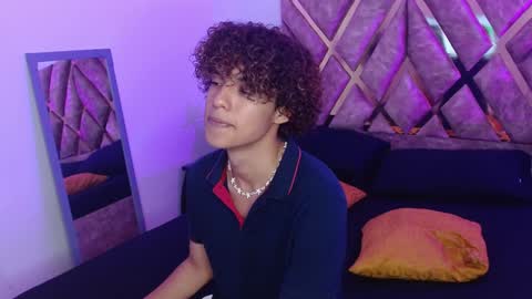 Nickolas Muoz online show from 02/03/25, 01:51