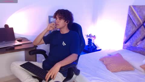 Nickolas Muoz online show from 03/08/25, 06:16