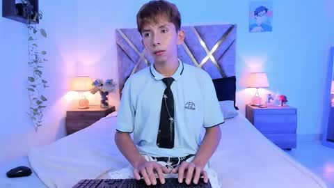 Nickolas Muoz online show from 10/24/25, 11:01