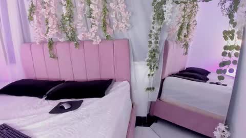 nicky_bonny18 online show from 02/16/26, 12:23