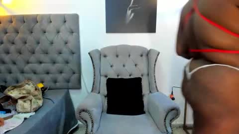 Snapshot of nicky_brown1 chatting on 09/17/25, 07:04 Nicky Brown online show from 09/17/25, 07:04