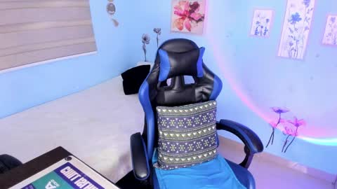 lucy online show from 03/27/26, 01:33