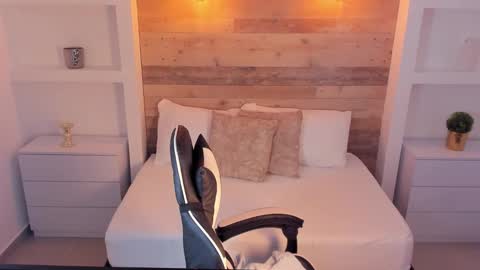 Nicky  online show from 10/01/25, 03:01