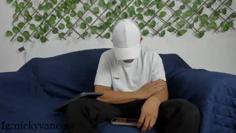 nicky online show from 03/10/25, 07:18