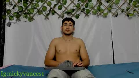 nicky online show from 10/03/25, 08:50