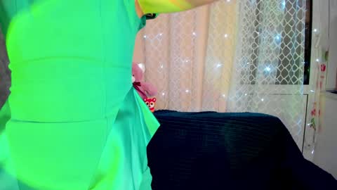 Snapshot of nicky_weekends chatting on 12/31/24, 05:51 Nicky Weekends online show from 12/31/24, 05:51