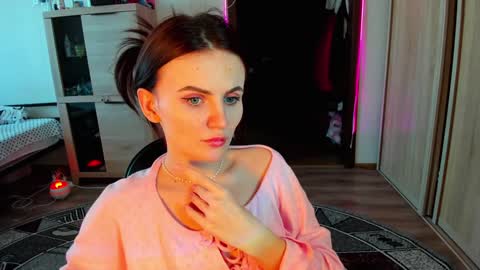 Snapshot of nicky_weekends chatting on 02/05/25, 08:00 Nicky Weekends online show from 02/05/25, 08:00