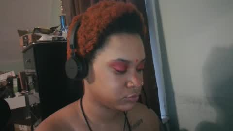 Snapshot of nickythehawtie chatting on 02/18/26, 06:37 nickythehawtie online show from 02/18/26, 06:37