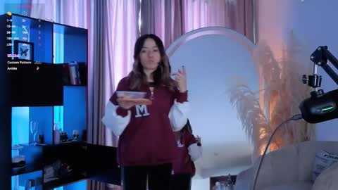 Nicky online show from 09/12/25, 05:24