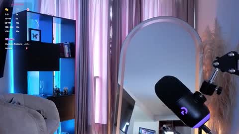 Nicky online show from 09/15/25, 04:18