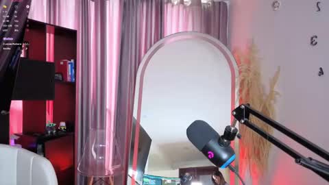 Nicky online show from 09/25/25, 04:54