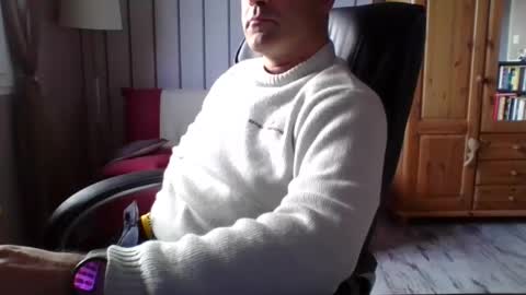 nico82_fr online show from 11/30/25, 03:16