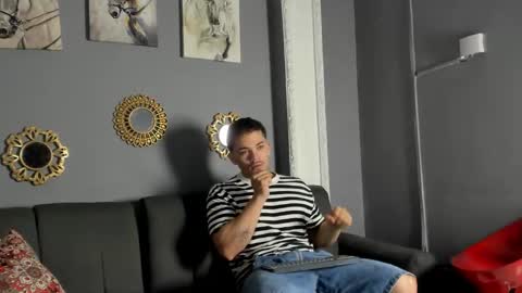 nico_blaze7 online show from 11/25/25, 12:27