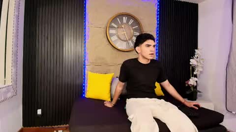 nico_monroet online show from 04/14/26, 11:11